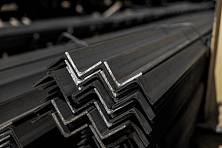 Фото Уголок стальной 32х32х3 мм, 3 м, шт от магазина Sezon